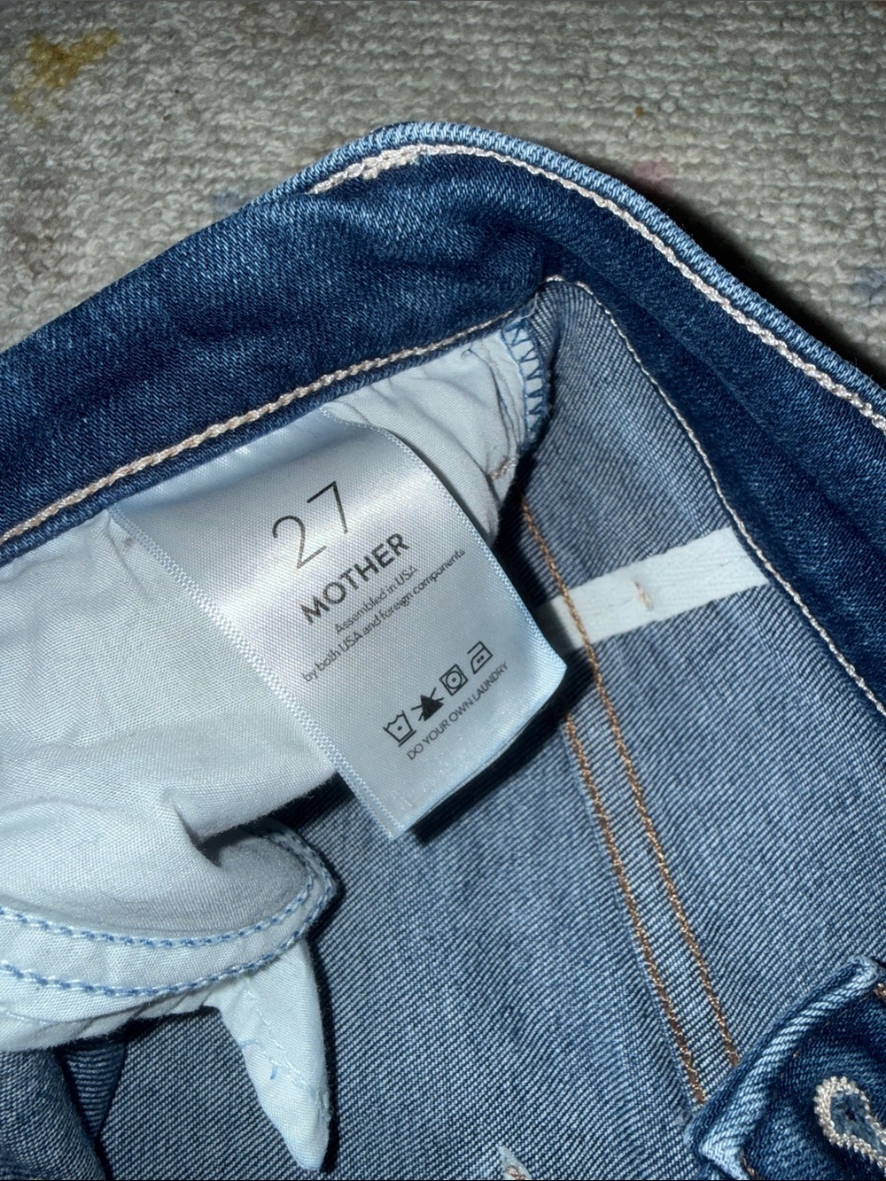 MOTHER Hustler Ankle Fray Leg Jeans in Dark Blue Wash - Picture 3 of 4